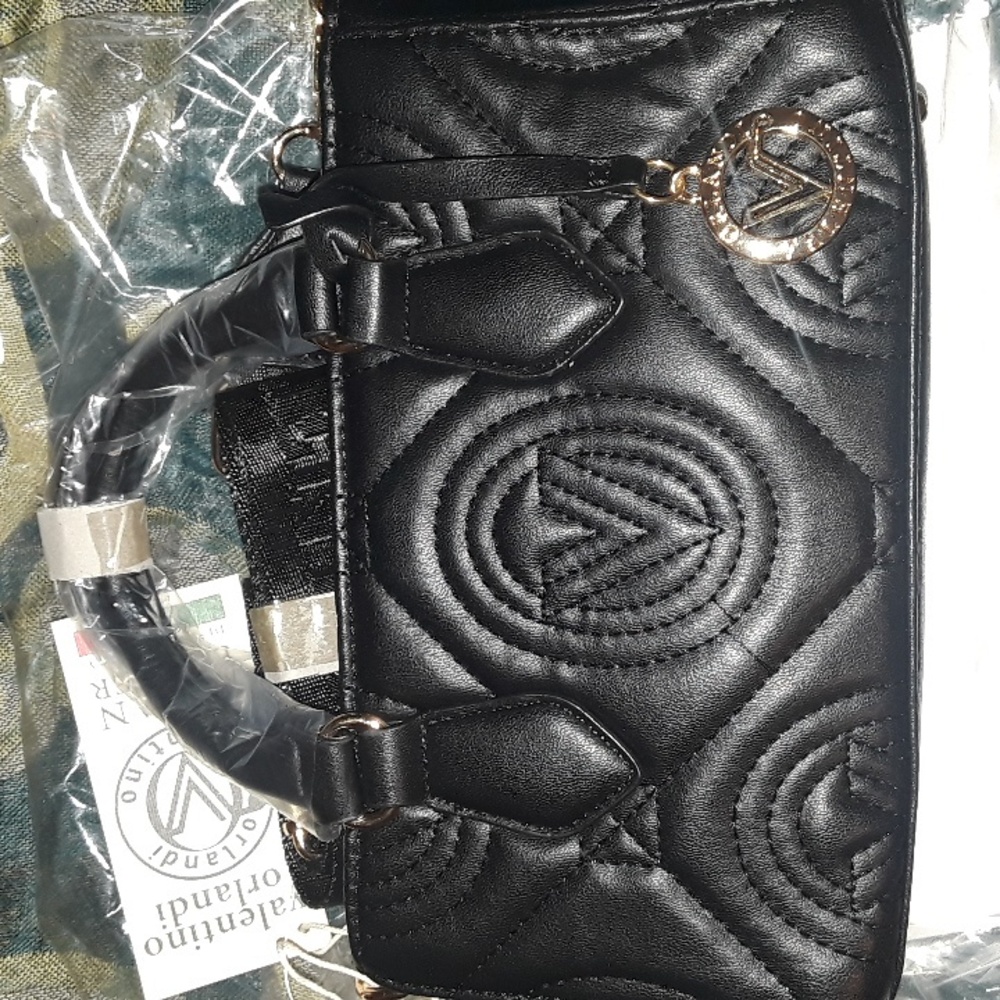 Orlandi Valentino Black Quilted Women's Bag BNWT Vegan Leather Goldtone Charm - Picture 2 of 10